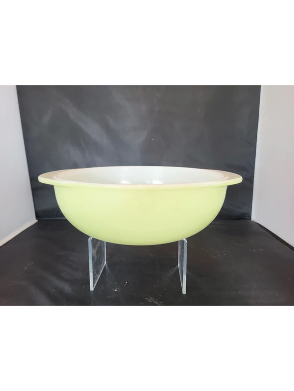 PYREX "024" 2qt mixing bowl